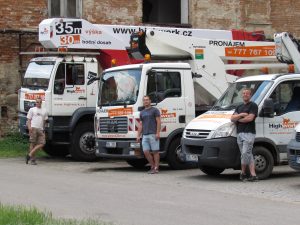 pronájem plošin Brno
